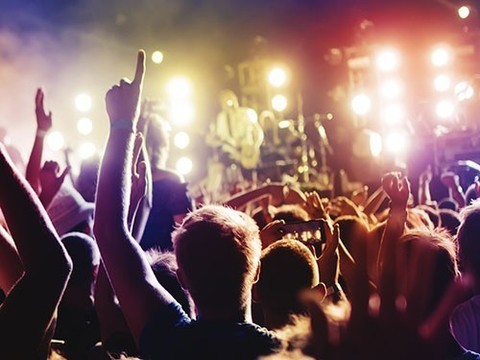 Алкоголь и наркотики на концертах способствуют потере слуха